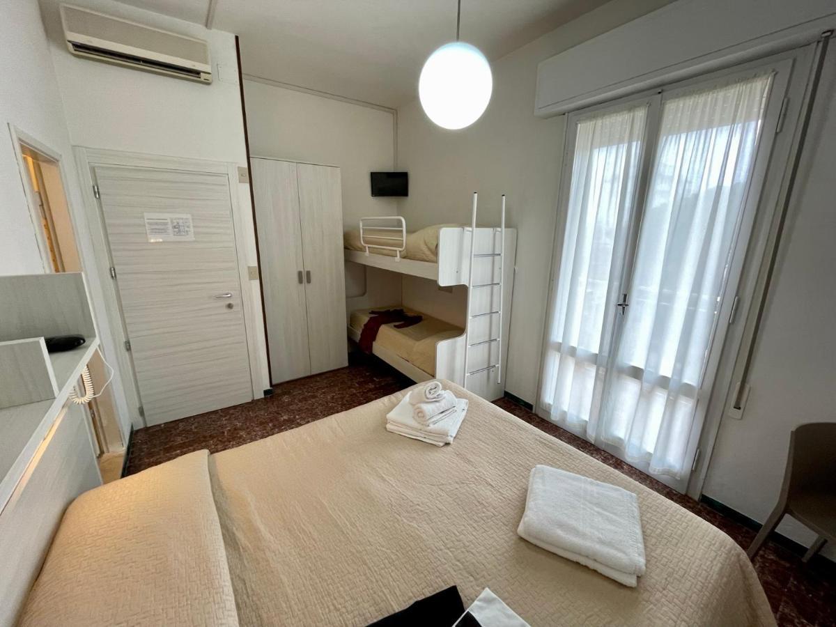 ריצ'יונה Hotel Napoleon מראה חיצוני תמונה