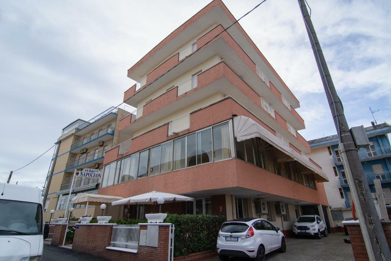 ריצ'יונה Hotel Napoleon מראה חיצוני תמונה