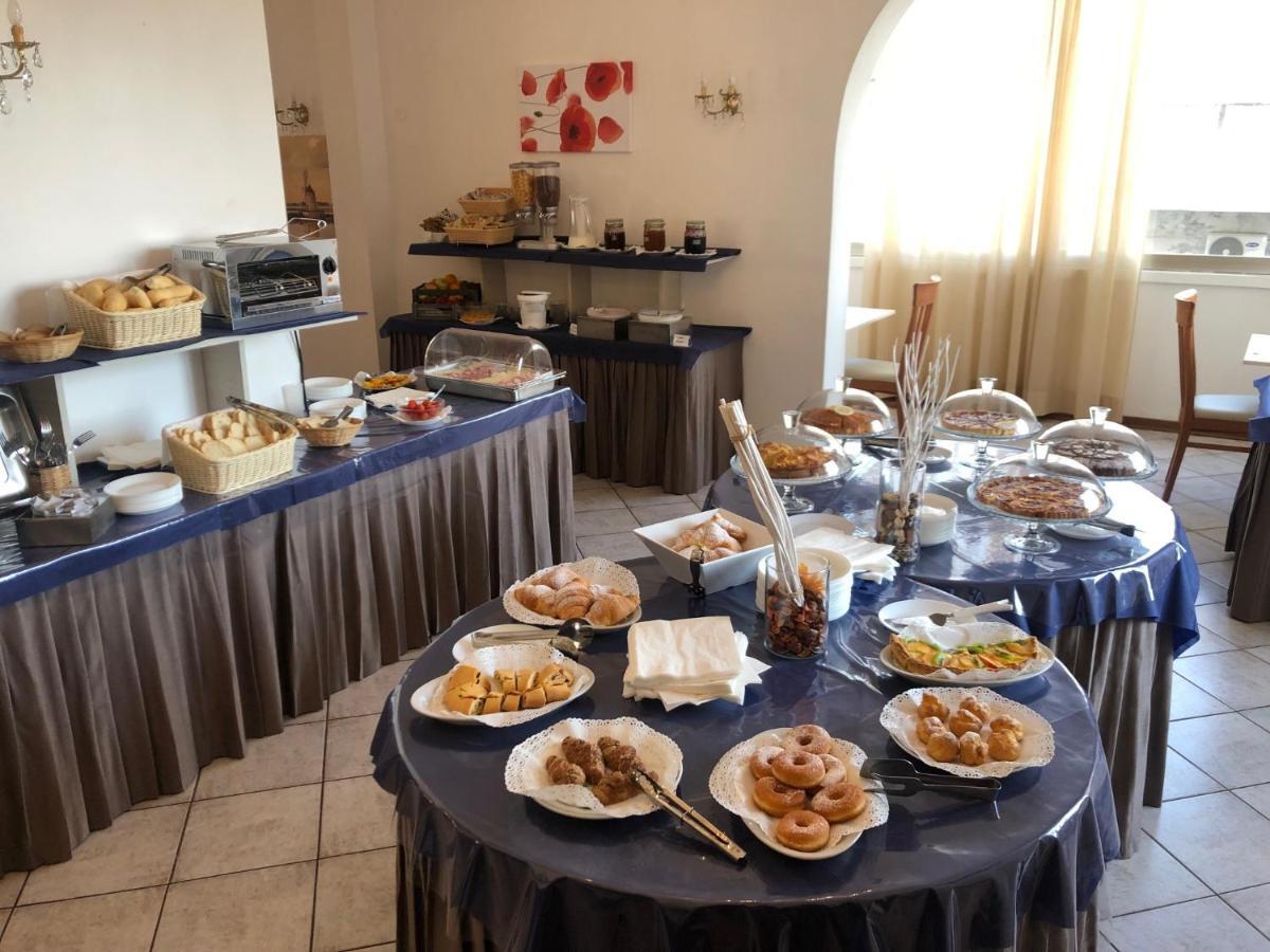 ריצ'יונה Hotel Napoleon מראה חיצוני תמונה