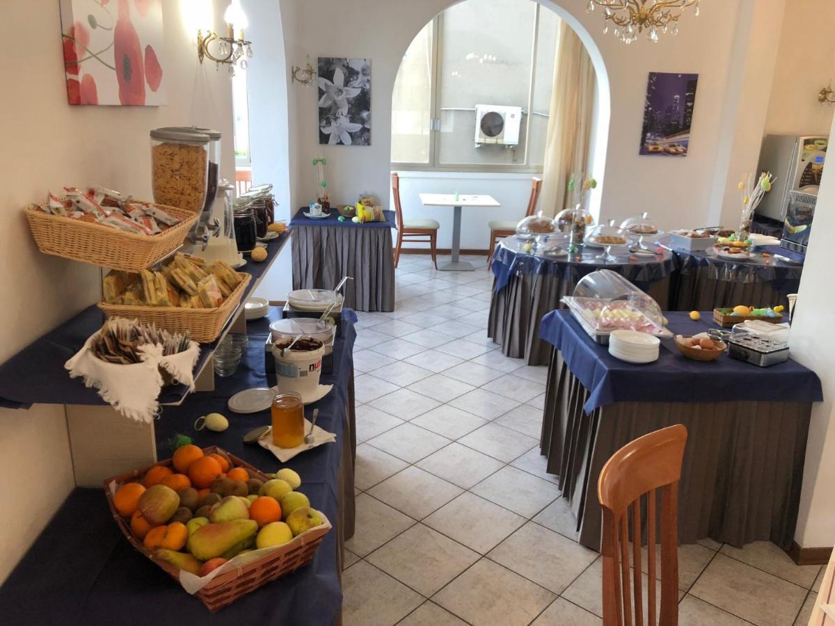 ריצ'יונה Hotel Napoleon מראה חיצוני תמונה